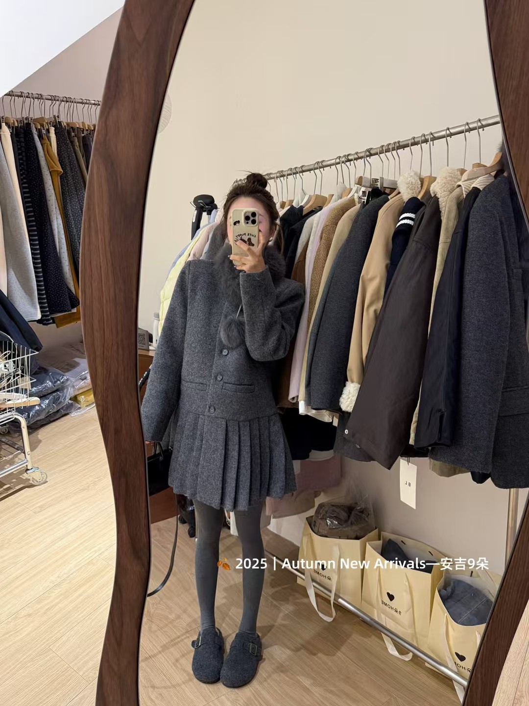 90白鸭绒韩系气质减龄毛呢外套女2025冬季新款狐狸毛围脖连衣裙潮