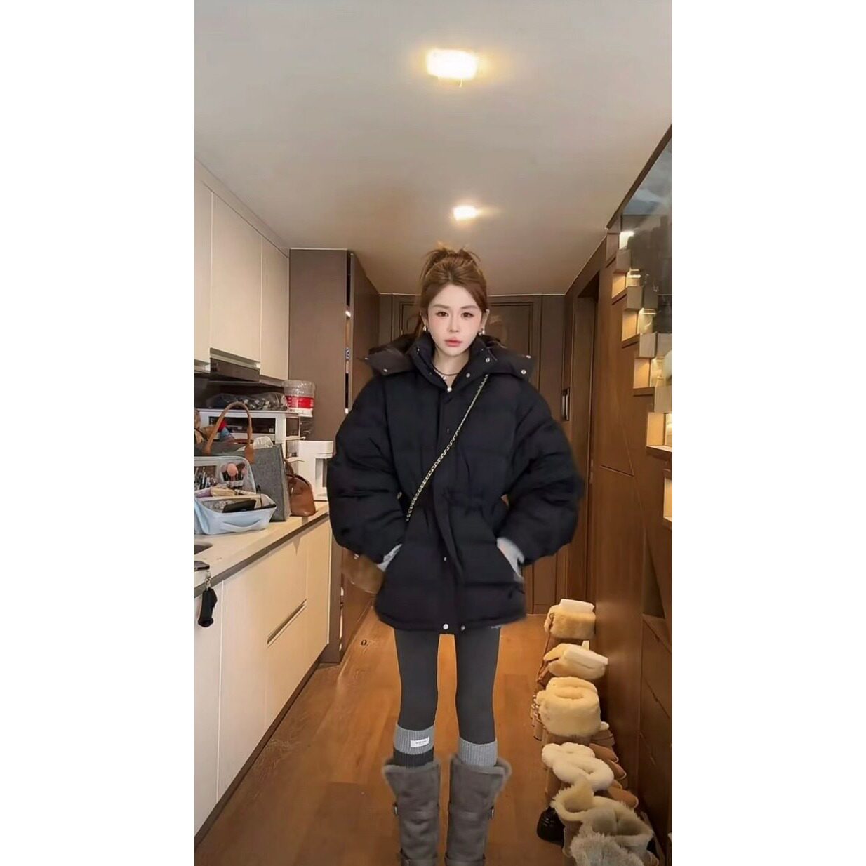 五折福利。    泡菜定制黑色收腰连帽羽绒服韩版洋气中长款短外套