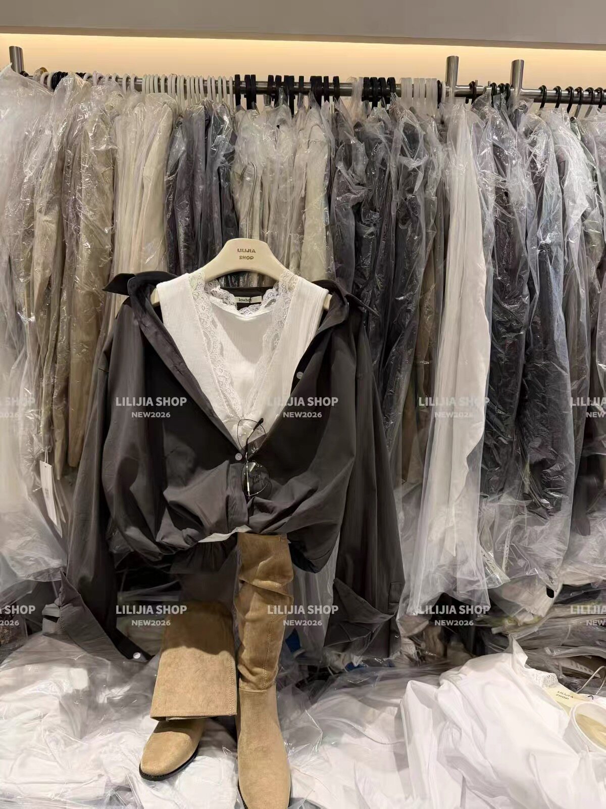 LiLijia正品蕾丝拼接假两件衬衫女长袖设计感小众减龄衬衣上衣潮