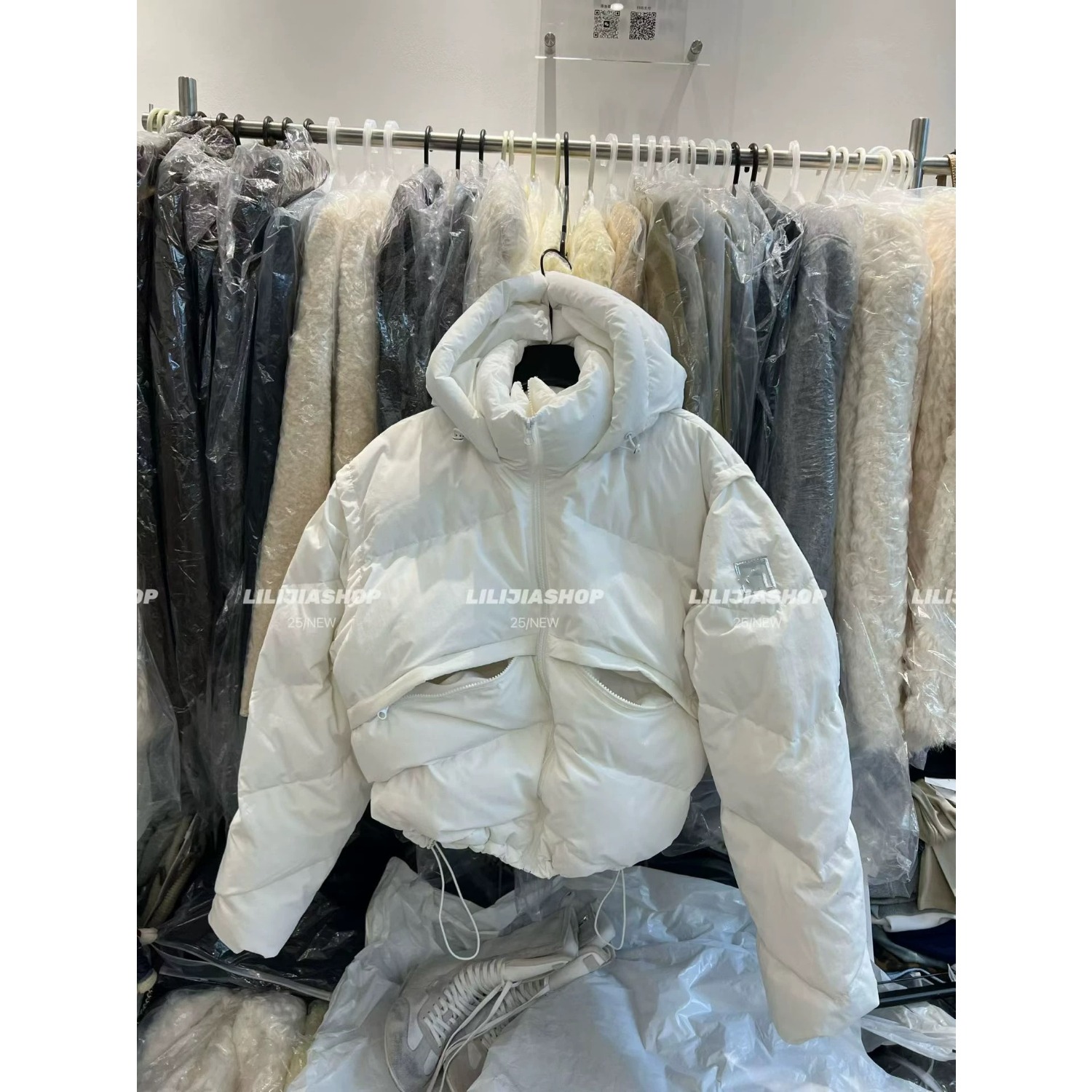 韩国东大门2025秋冬新款韩版宽松休闲连帽拉链短款羽绒服外套潮