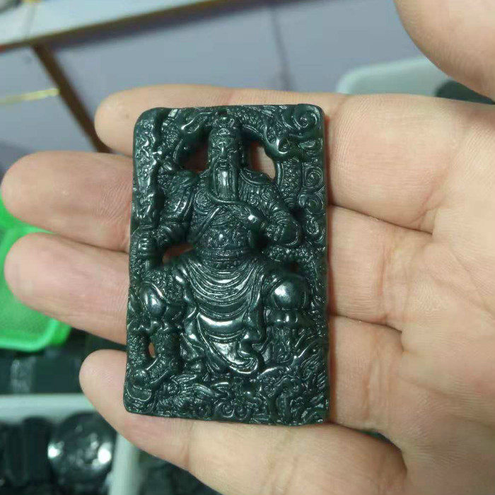 和田玉关公吊坠男款玉坠青玉关公武财神玉项链玉牌蟠龙武圣玉挂件