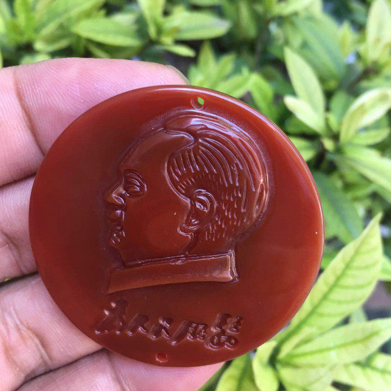 新款红玛瑙玉髓毛泽东像章正圆吊坠毛主席头像汽车挂件配饰