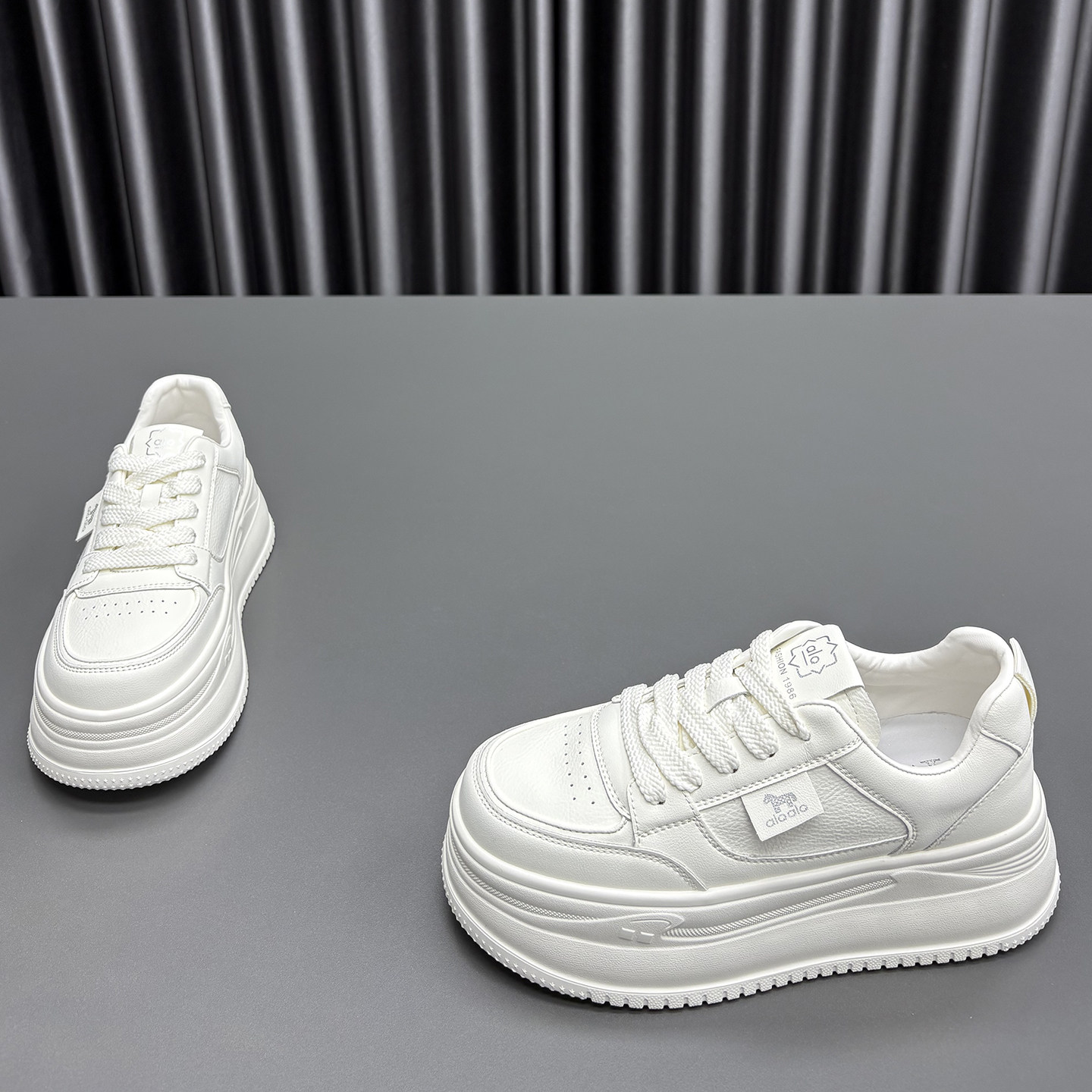 真皮厚底小白鞋女2026春季新款圆头系带增高显瘦牛皮休闲运动板鞋