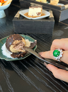 冰种巴西鸽子蛋玉髓戒指女款时尚个性简约百搭指环轻奢显贵饰品