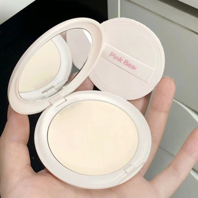 Butterbear联名款轻雾柔焦粉饼