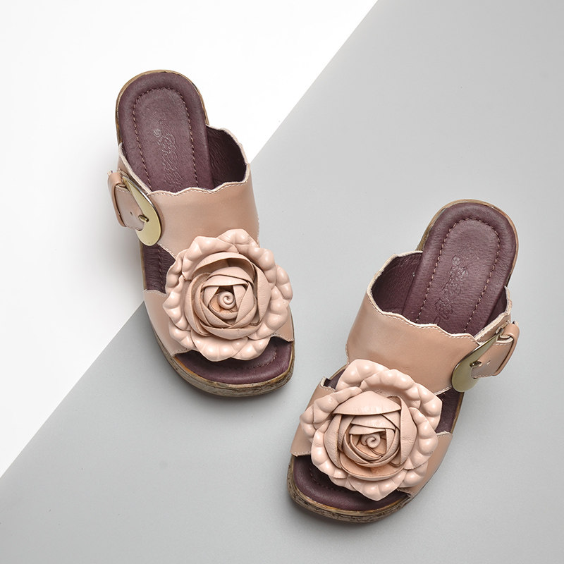 一席之地女鞋松糕拖鞋女夏2025新款外穿时尚厚底室内真皮坡跟凉鞋