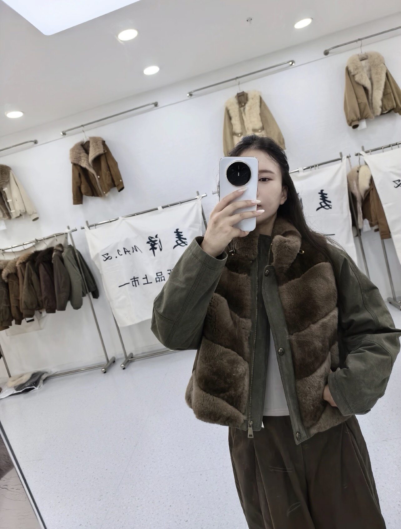 进口獭兔毛拼接鹅绒服羽绒服外套女冬季加厚保暖外套潮时尚休闲