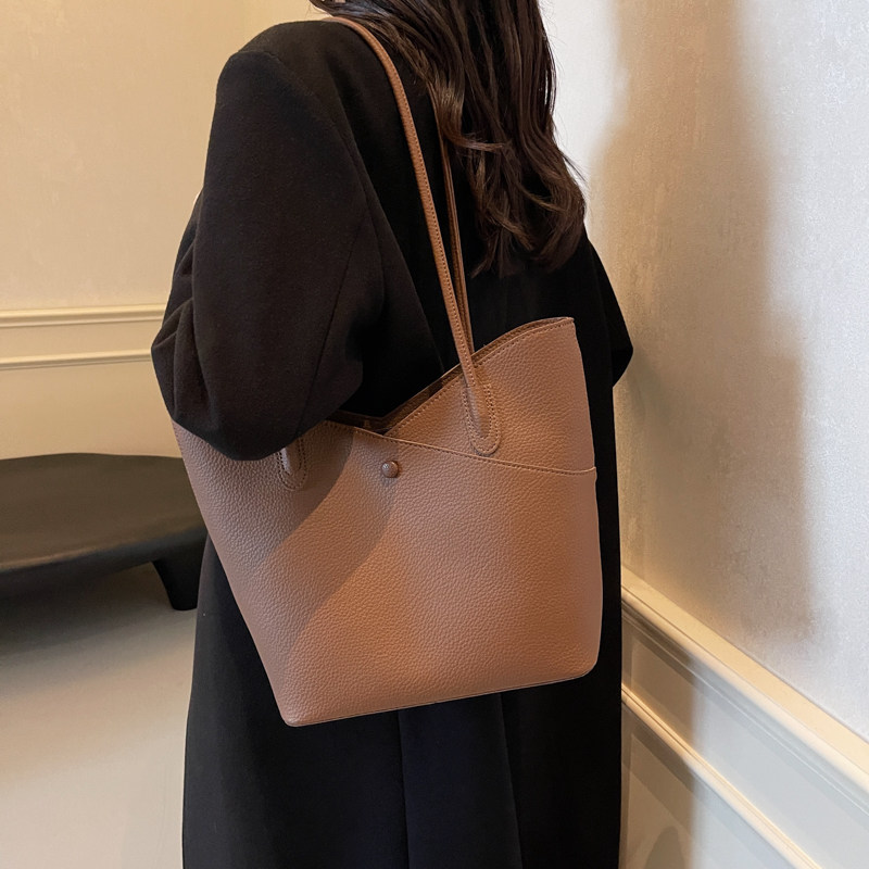 手提单肩包单肩包多隔层水桶包