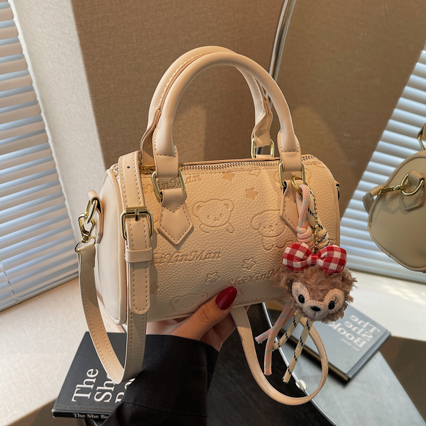 小众保龄球枕头包包女百搭手提斜挎包高级感可爱压花波士顿小方包,箱包皮具/热销女包/男包,小方包,淘宝优惠券,粉丝福利购,淘宝优惠卷