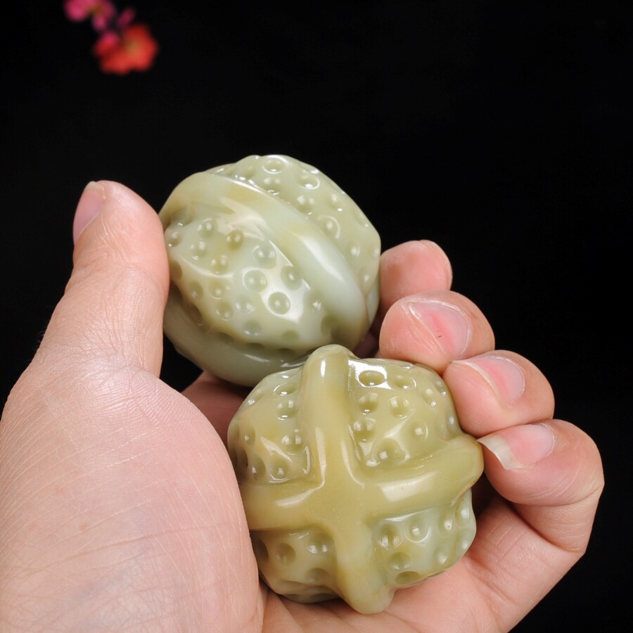 正品新疆籽料和田玉糖料核桃手把件玉把件手溜球羊脂玉手把玩件