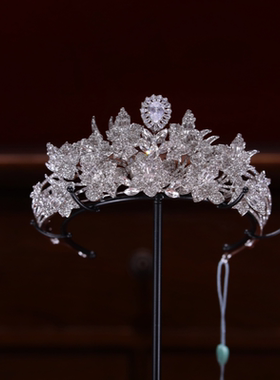 ETE正品新款新娘婚纱合金锆石气质百搭甜美设计公主银色皇冠17723
