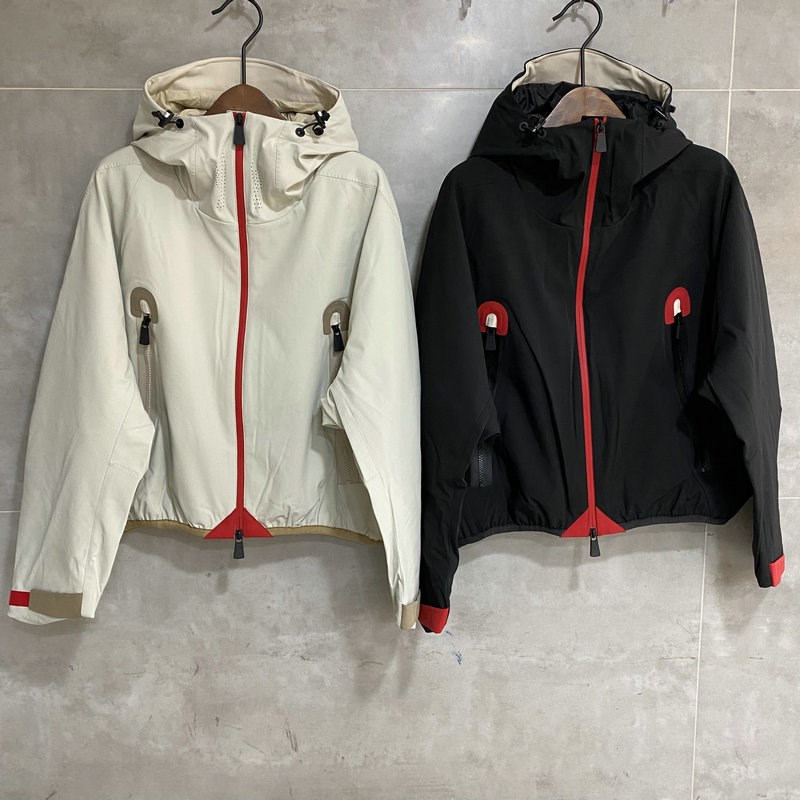 洋气短款连帽撞色羽绒服