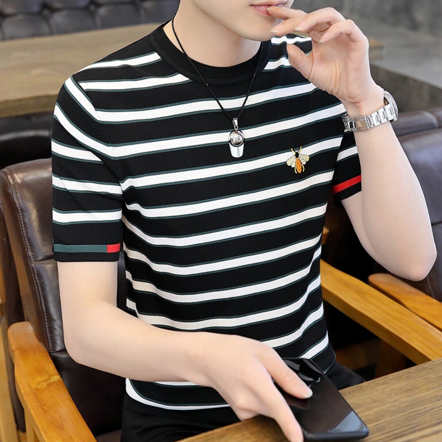 圆领短袖T恤男冰丝春夏条纹修身高端黑色小蜜蜂男士针织衫薄款潮