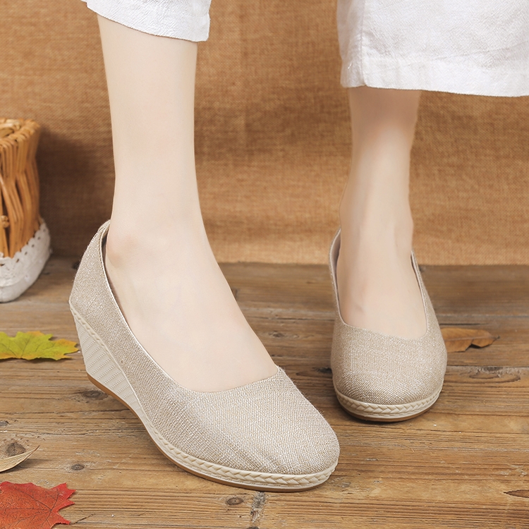 老北京布鞋坡跟绣花单鞋棉麻