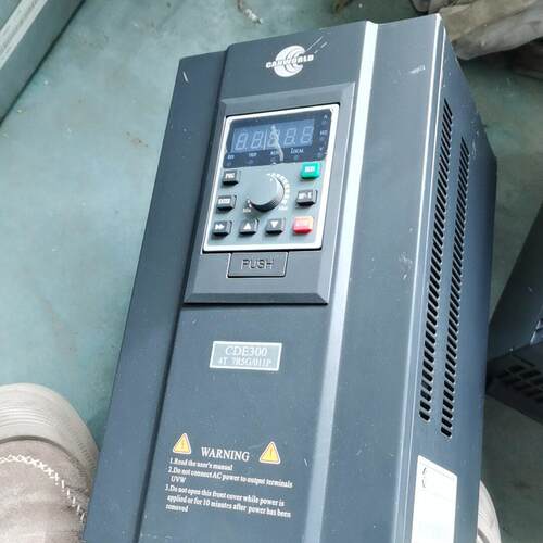 议价CDE300-4T7R5G/011P 变频器 工业调速设备维修