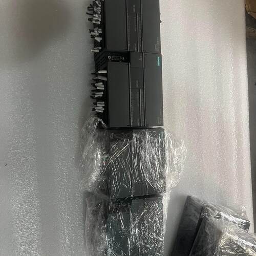 议价SR40 CM01 PLC工控模块 性能稳定 成色优良维修