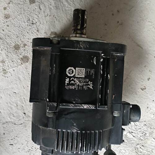 议价SGMMG－13ADC6C 安川电机 1.3KW 工控伺服电机维修