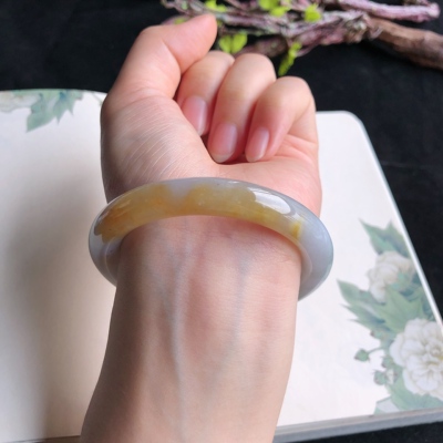 冰糯种水润黄翡圆条手镯