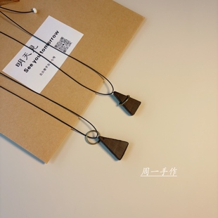 简朴天然手作黑檀木冷清感几何三角型吊坠皮绳项链新式古风长款女