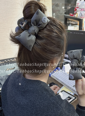 小众AB设计款灰色波点充棉蝴蝶结抓夹高级鲨鱼夹韩国后脑勺盘发抓