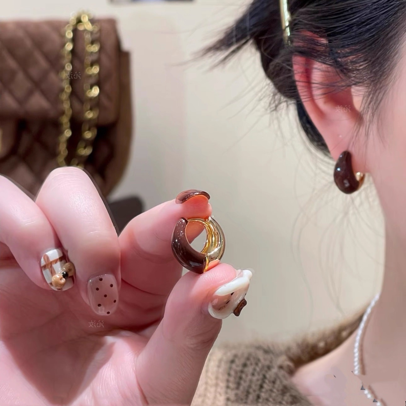 简约双面戴咖色耳扣珐琅滴油水滴耳圈耳环小巧百搭温柔气质饰品