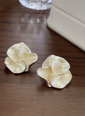 白色烤漆珐琅花朵耳钉2025新款爆款高级感耳环简约气质名媛风耳饰
