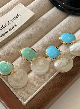 白色奶昔耳环2025新款爆款高级感耳饰轻奢简约多巴胺滴釉珐琅耳钉