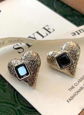 金属肌理感爱心耳钉轻奢高级感气质大气独特耳环欧美复古心形耳饰