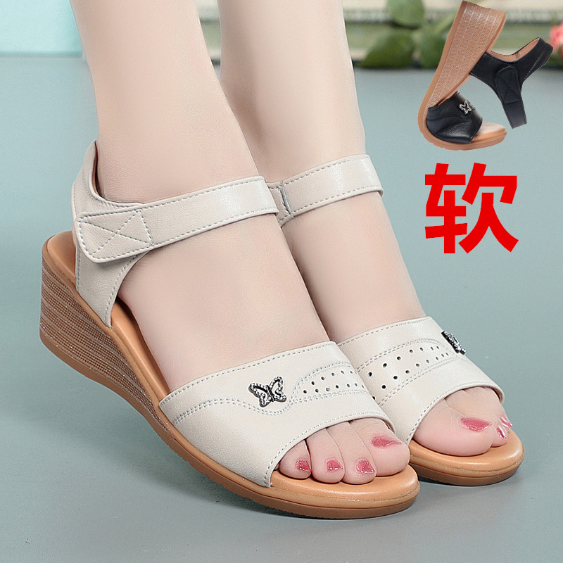 夏季真皮坡跟中跟中年妈妈女凉鞋