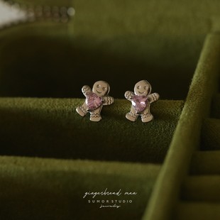 勇往直前/姜饼人耳钉女个性可爱粉色爱心锆石s925纯银耳饰圣诞E23