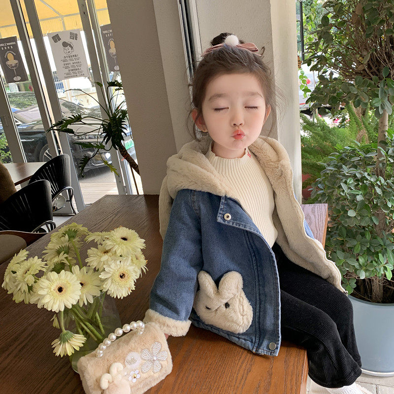 소녀 패션 모피 토끼 데님 재킷 2022 겨울 새로운 스타일 어린 소녀 스타일 캐주얼 탑 겨울 스타일
