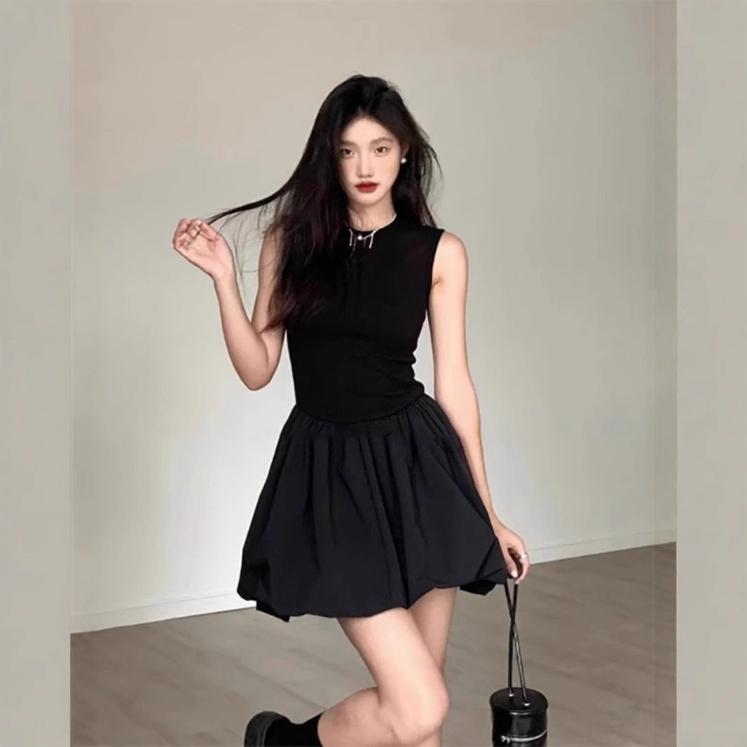 法式小众黑色无袖连衣裙子女夏季小个子气质短裙高级感收腰花苞