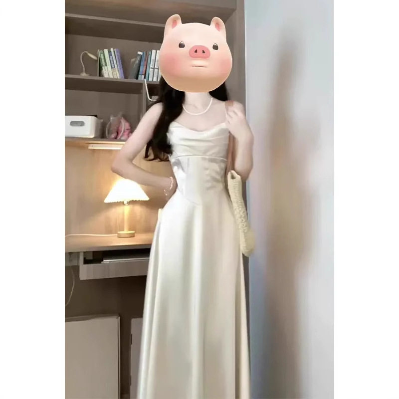 白色吊带连衣裙女轻奢小众缎面礼服主持人生日高级感气质显瘦