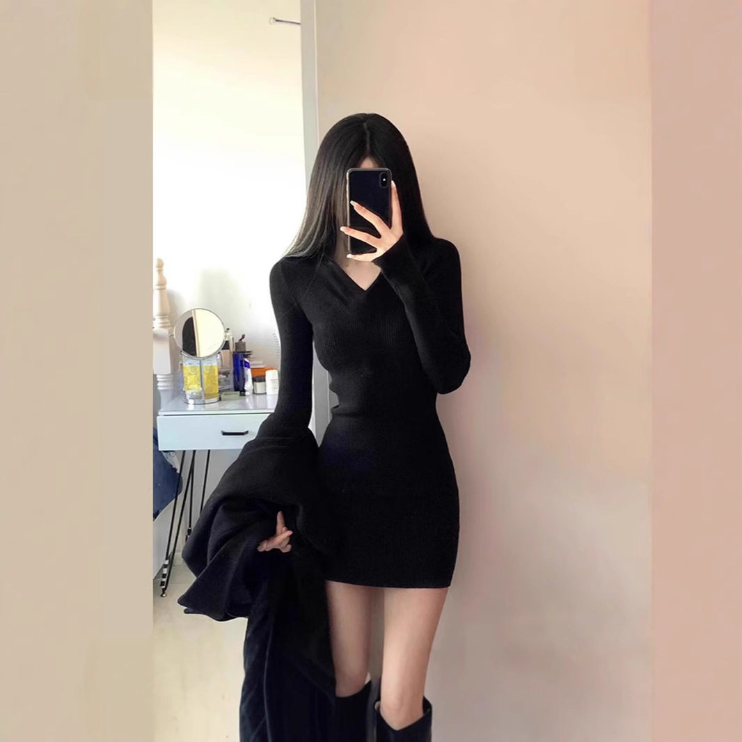 超好看黑色长袖气质修身显瘦v领针织包臀连衣裙子女秋季2025新款