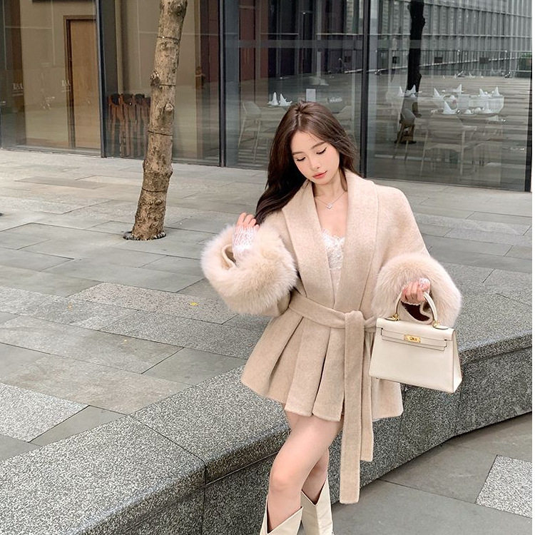 气质杏色长袖毛呢外套女秋冬高级感收腰绑带毛毛拼接呢子开衫