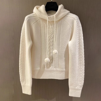 宽松麻花连帽坠球长袖针织毛衣女