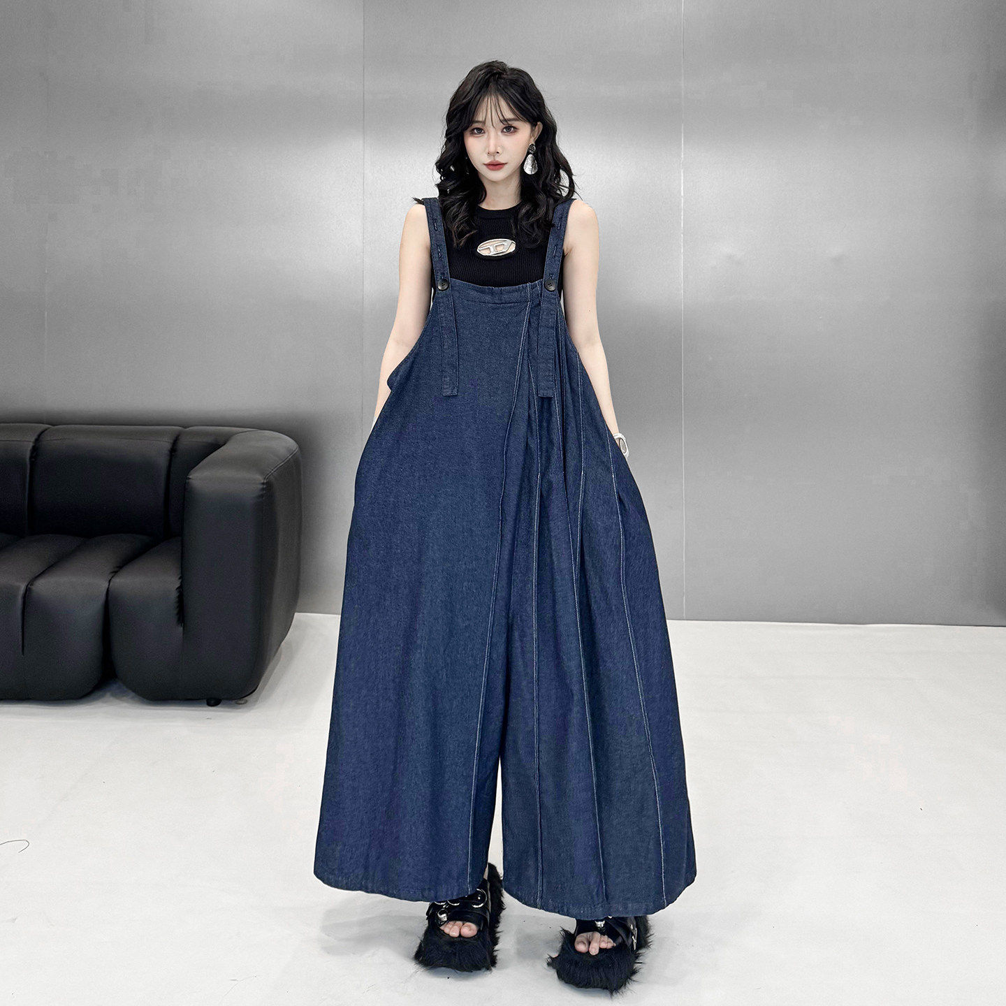 今年流行特惠欧洲站小众设计感牛仔背带裤女2026春夏宽松长款休闲