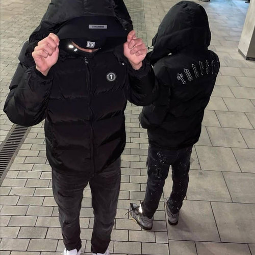 Trapstar冬背面刺绣外套美式连帽