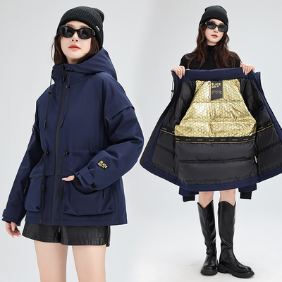 户外短款黑金冲锋衣派克羽绒服女