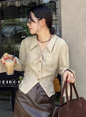 MADEINOST 女装2025秋季上新设计感后绑带V领显瘦衬衣女褶皱衬衫