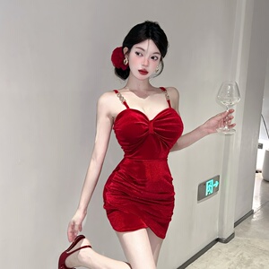 低胸深V领金丝绒吊带连衣裙女装