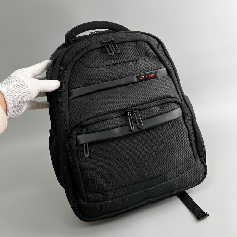 大容量商务通勤出差防泼水电脑包