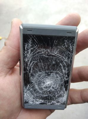 510电烙铁大功率触屏200W装两个18650电池屏幕损坏了默认配件处理