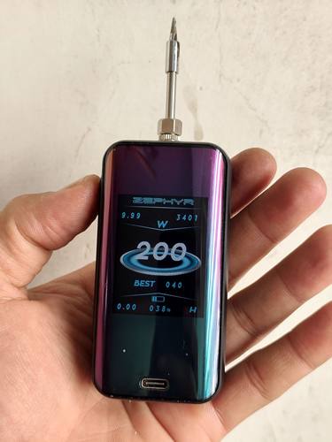510触屏电烙铁TPey-C充电口内置两节18650电池200W需要换两个电池