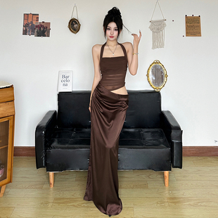 性感褶皱挂脖吊带辣妹低腰显瘦包臀长裙套装 宴会 法式 Amyway