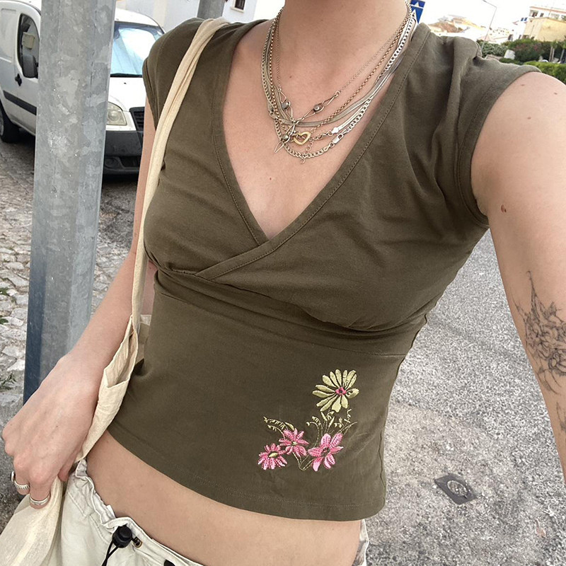 Amyway【美式复古】辣妹小众古着短袖植物花卉刺绣交叉V领T恤上衣