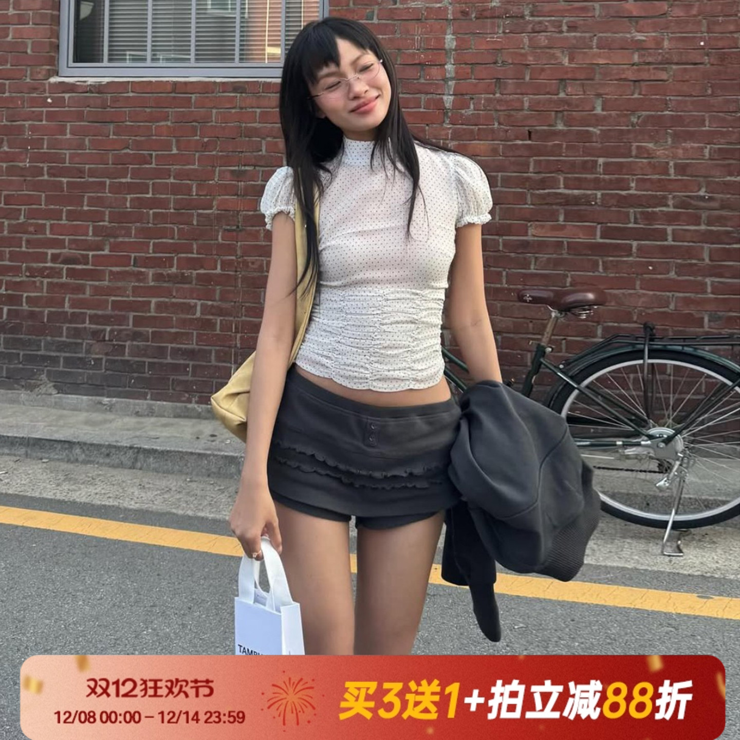 【韩系辣妹】白色波点小高领T恤