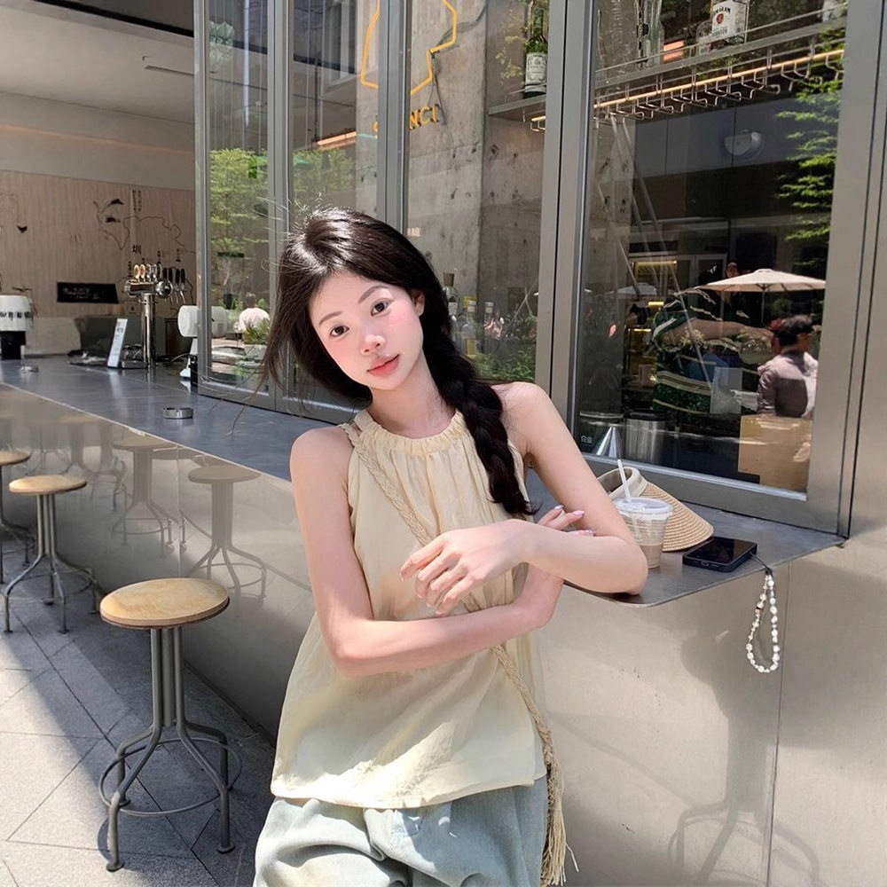 夏季时尚清新遮肉显瘦挂脖无袖上衣女甜美风减龄小个子百搭娃娃衫