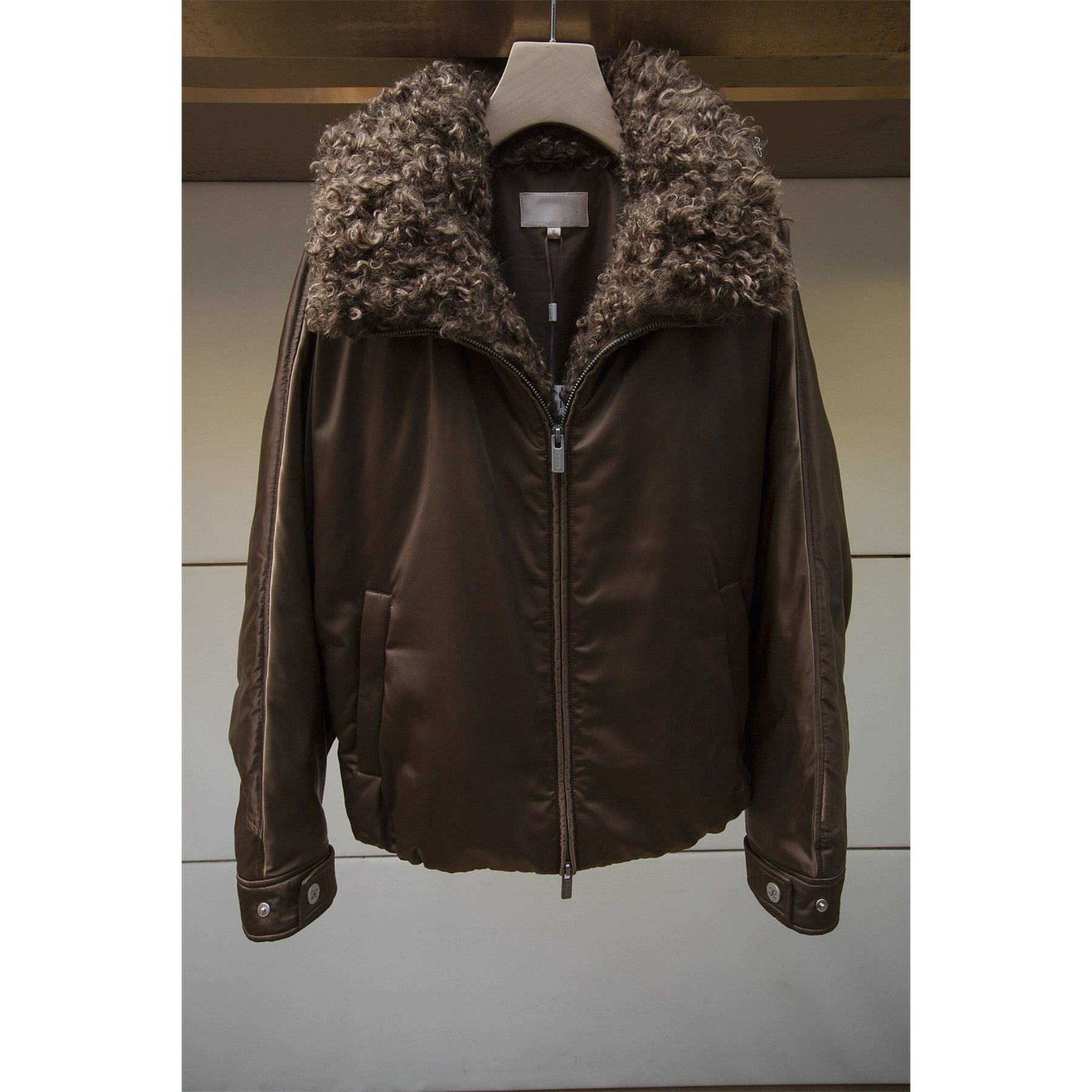 JR 2025冬季新款 时尚百搭羊羔毛拼接鹅绒防水羽绒服女XRJ7G06C