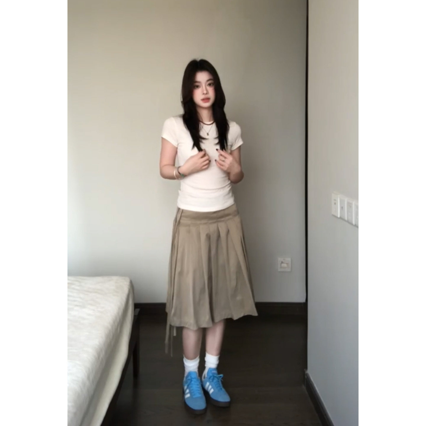 设计感小众绑带设计压褶半身裙女法式复古百搭卡其色休闲百褶裙